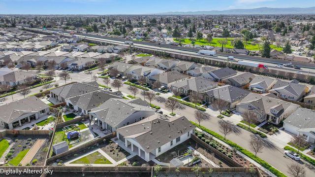 1446 sagewood, Manteca, CA 95336