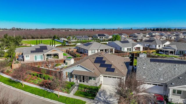 1446 sagewood, Manteca, CA 95336