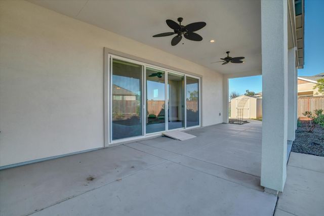 1446 sagewood, Manteca, CA 95336