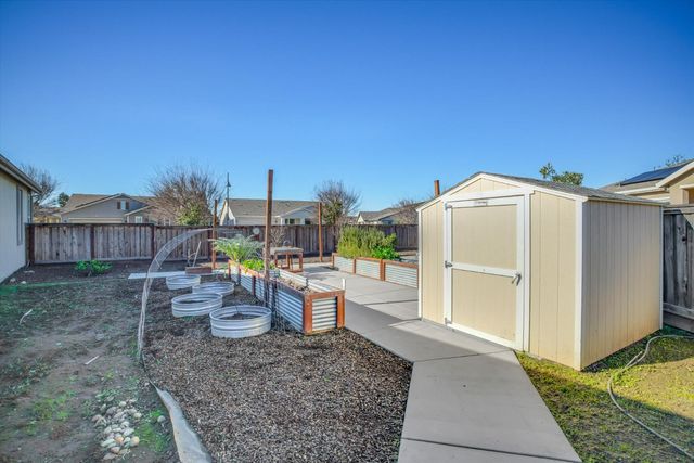 1446 sagewood, Manteca, CA 95336