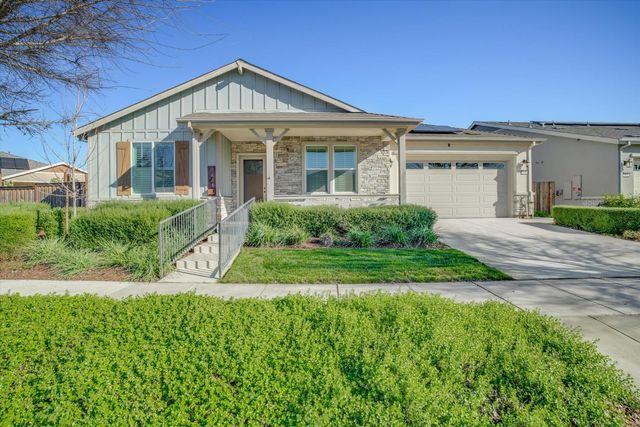 1446 sagewood, Manteca, CA 95336