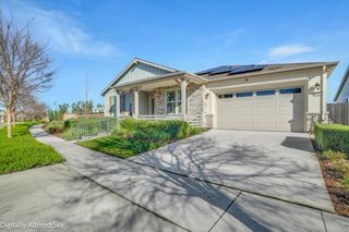 1446 sagewood, Manteca, CA 95336