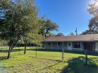 206 Woodland Acres DR, Marble Falls, TX 78654