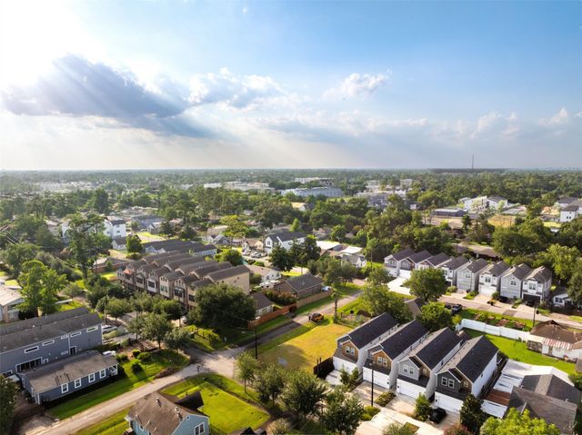 4420 Ashland Street, Houston, TX 77018