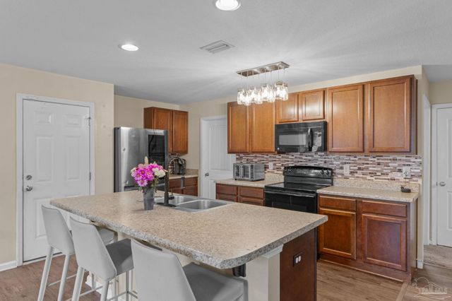 5898 Little Leaf Ct, Milton, FL 32570