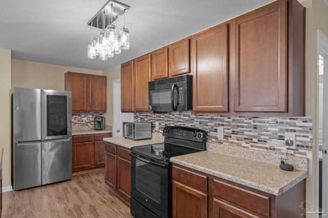 5898 Little Leaf Ct, Milton, FL 32570