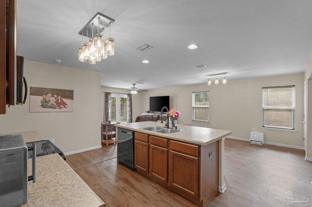 5898 Little Leaf Ct, Milton, FL 32570