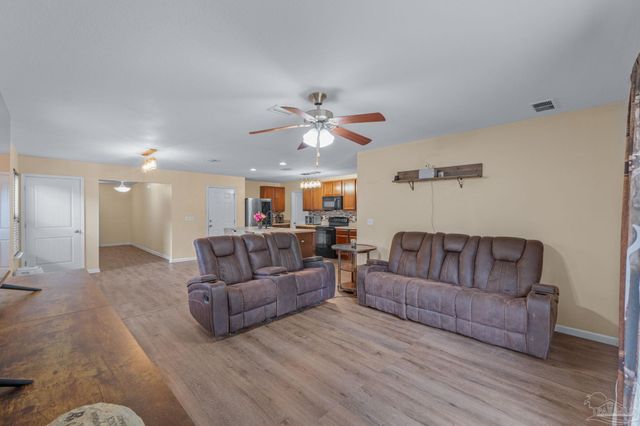 5898 Little Leaf Ct, Milton, FL 32570