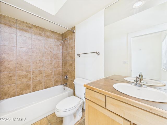 1127 Camellia Boulevard H1, Lafayette, LA 70508