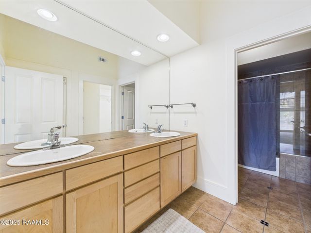 1127 Camellia Boulevard H1, Lafayette, LA 70508