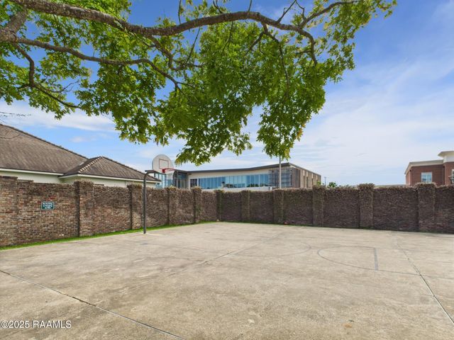 1127 Camellia Boulevard H1, Lafayette, LA 70508