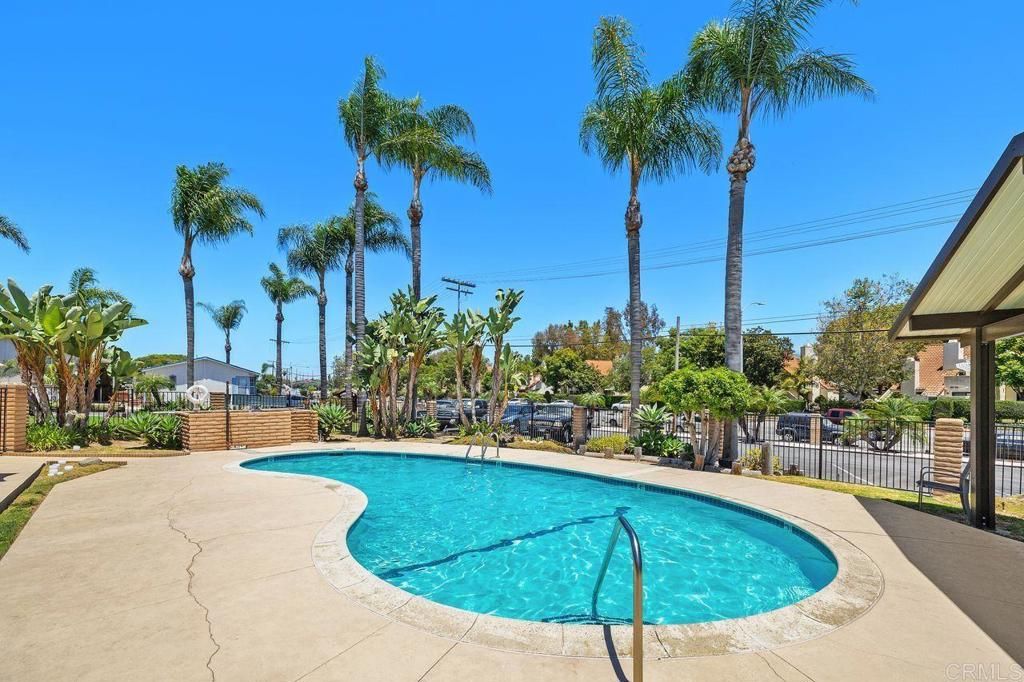 Image 26 of property listing at 400 N Melrose Drive 35, Vista, CA 92083