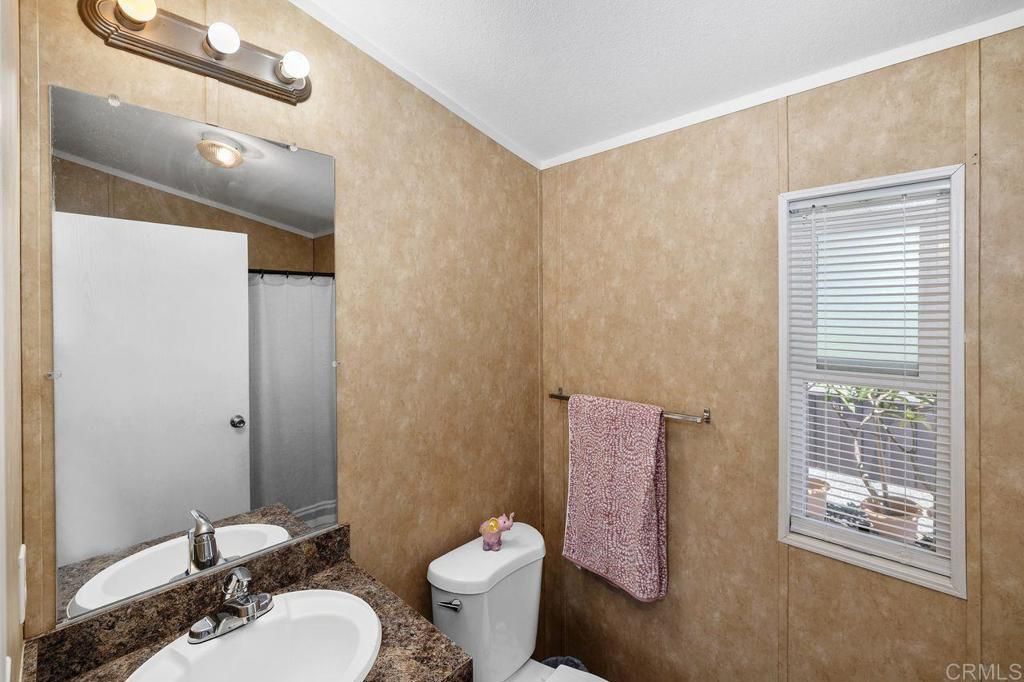 Image 29 of property listing at 400 N Melrose Drive 35, Vista, CA 92083