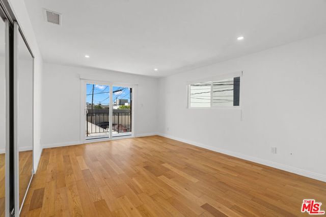 4442 Kingswell Avenue 6, Los Angeles, CA 90027