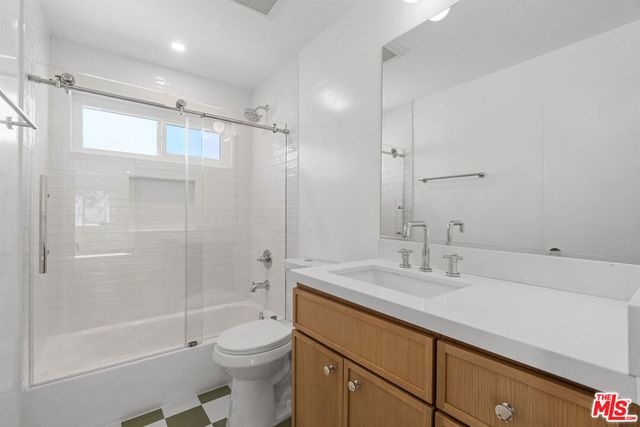 4442 Kingswell Avenue 6, Los Angeles, CA 90027
