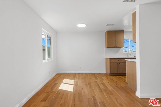 4442 Kingswell Avenue 6, Los Angeles, CA 90027