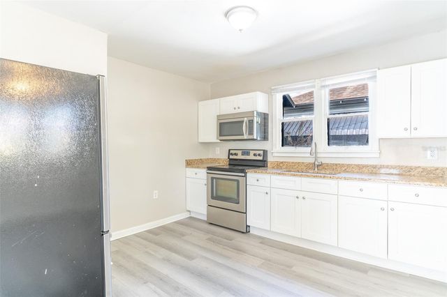 106 AVENUE D SW, Winter Haven, FL 33880