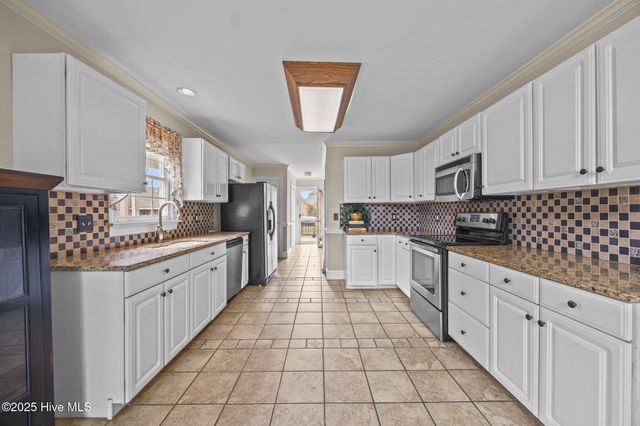 102 White Oak Drive, Greenville, NC 27858