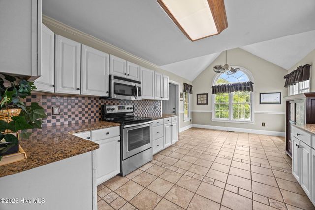 102 White Oak Drive, Greenville, NC 27858