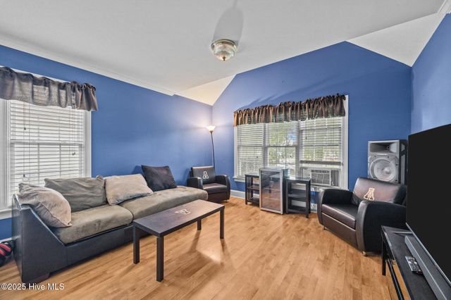 102 White Oak Drive, Greenville, NC 27858