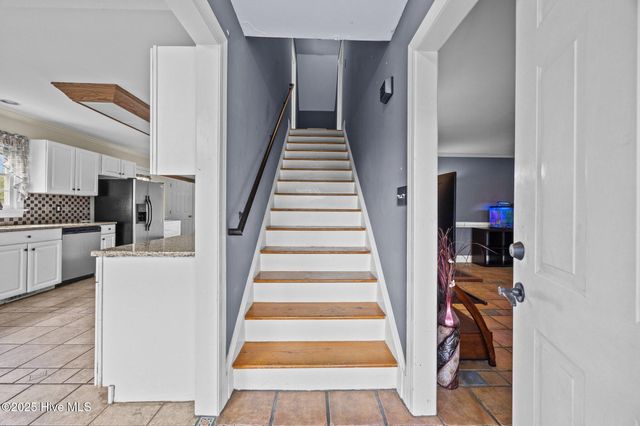 102 White Oak Drive, Greenville, NC 27858