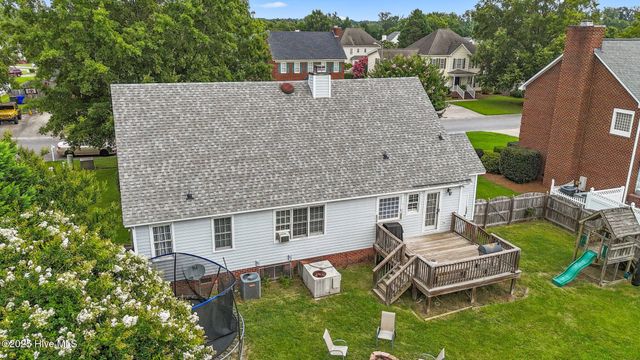 102 White Oak Drive, Greenville, NC 27858