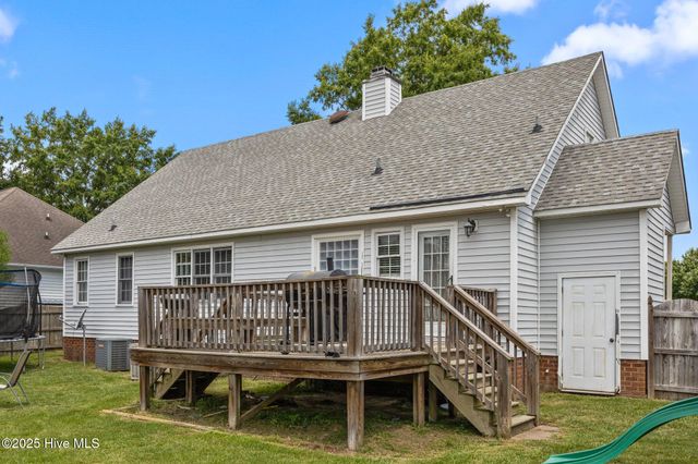 102 White Oak Drive, Greenville, NC 27858