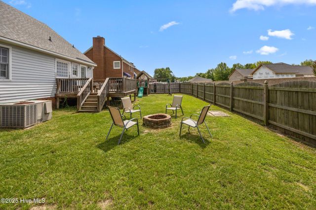 102 White Oak Drive, Greenville, NC 27858