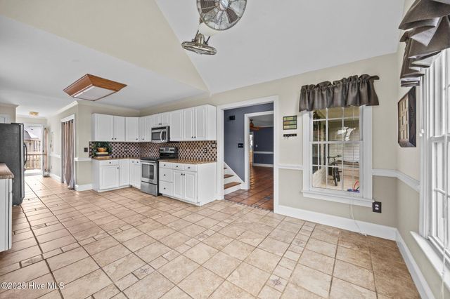 102 White Oak Drive, Greenville, NC 27858