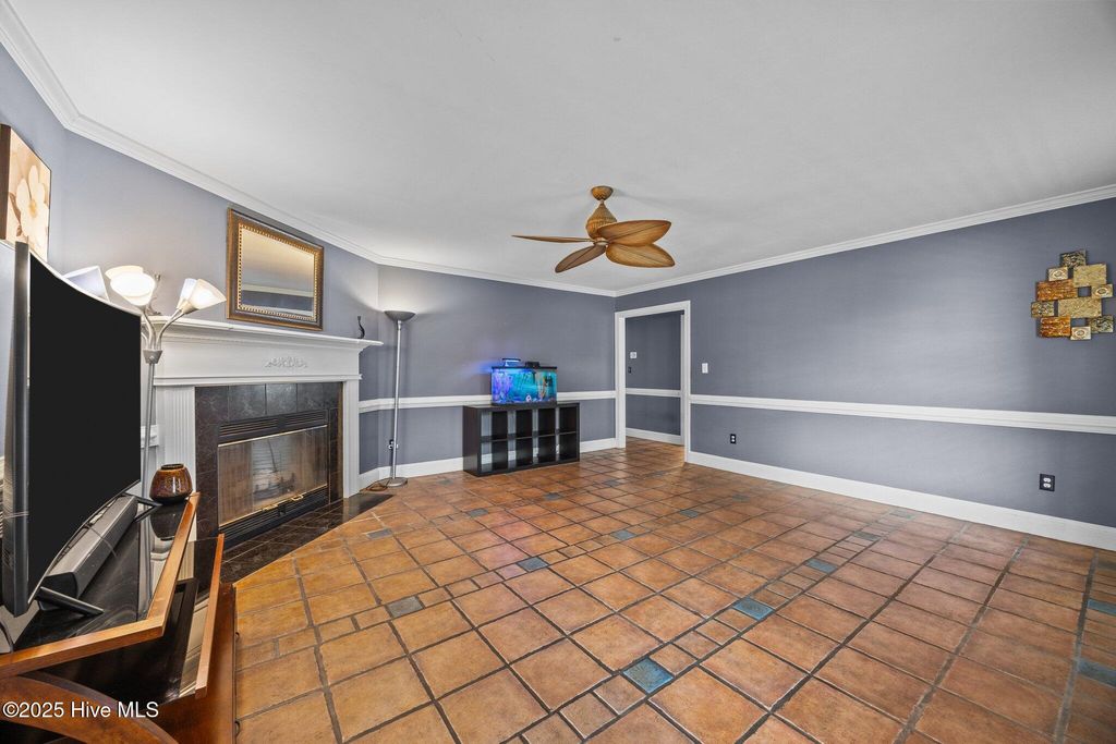 102 White Oak Drive, Greenville, NC 27858