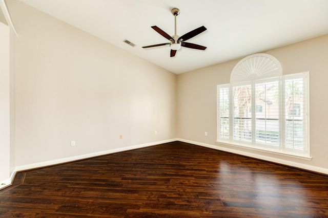 458 Mariners Drive, Kemah, TX 77565