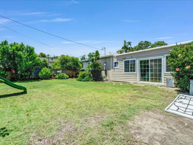 5072 Gardenia, Long Beach, CA 90807