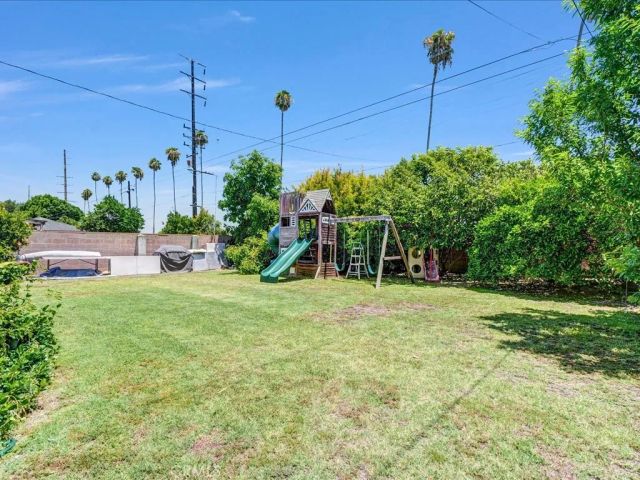 5072 Gardenia, Long Beach, CA 90807