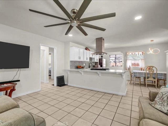 5072 Gardenia, Long Beach, CA 90807