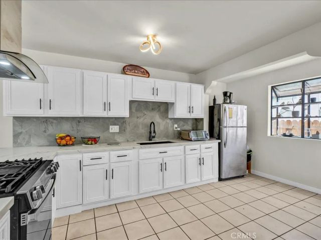 5072 Gardenia, Long Beach, CA 90807