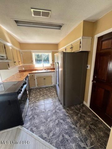 471 Glen Valley Way, Gulfport, MS 39507