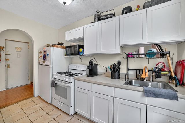 154 Radford Street 5H, Yonkers, NY 10705