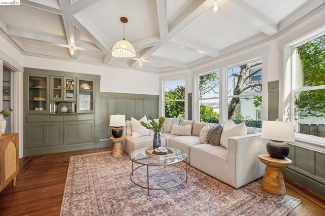 1138 Bella Vista Ave, Oakland, CA 94610