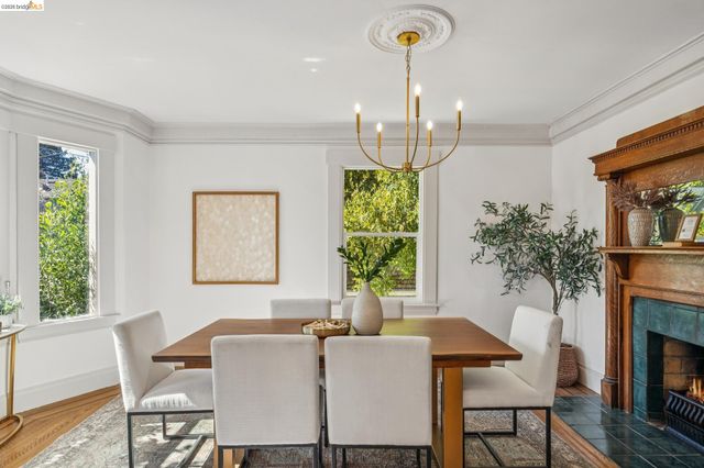 1138 Bella Vista Ave, Oakland, CA 94610