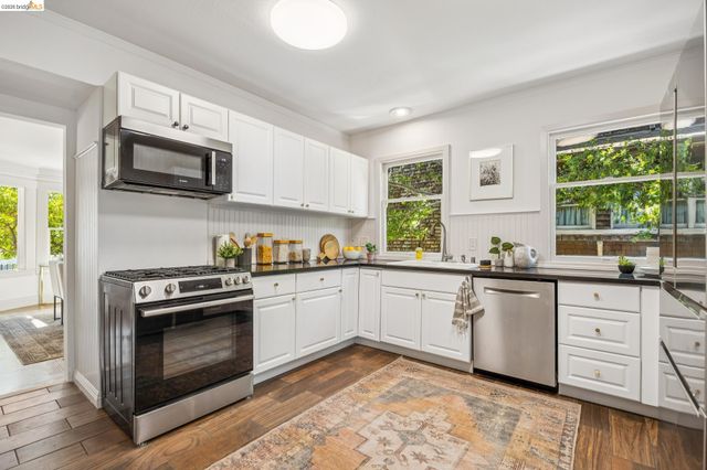 1138 Bella Vista Ave, Oakland, CA 94610