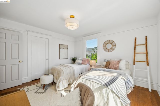 1138 Bella Vista Ave, Oakland, CA 94610