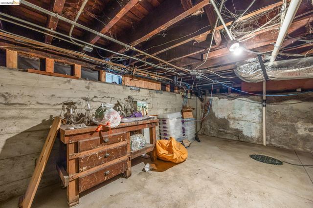 1138 Bella Vista Ave, Oakland, CA 94610