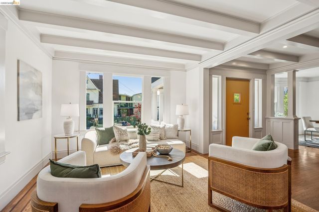 1138 Bella Vista Ave, Oakland, CA 94610