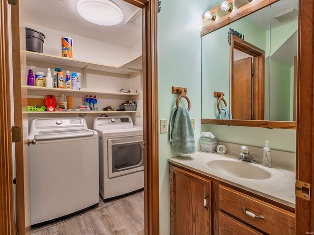 900 Ontario Lane, Auburn, IN 46706