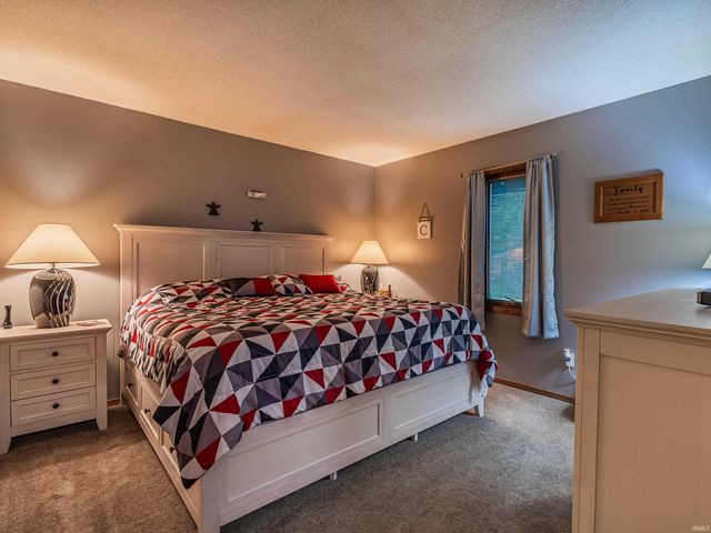 900 Ontario Lane, Auburn, IN 46706