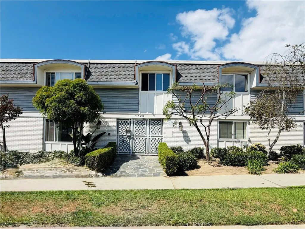 1725 Loma Avenue 6, Long Beach, CA 90804