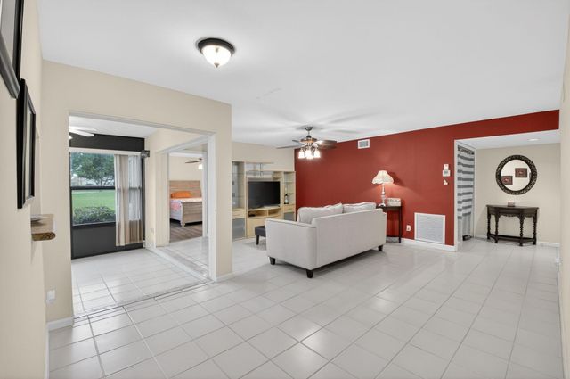 6069 Parkwalk Drive, Boynton Beach, FL 33472
