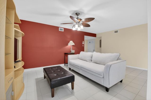 6069 Parkwalk Drive, Boynton Beach, FL 33472