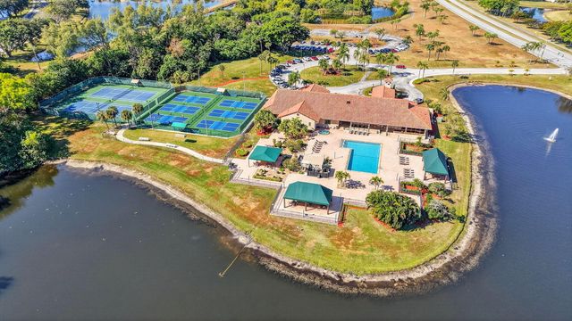 6069 Parkwalk Drive, Boynton Beach, FL 33472