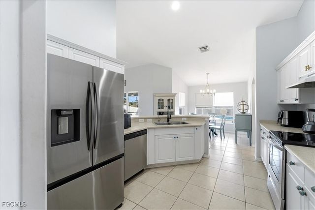 2625 NE 19th PL, Cape Coral, FL 33909